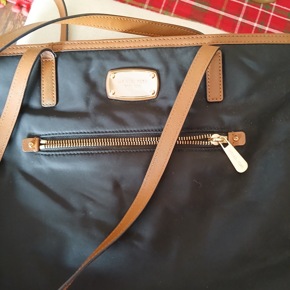 Black and Tan Mixhael Kors Women's Medium Tote